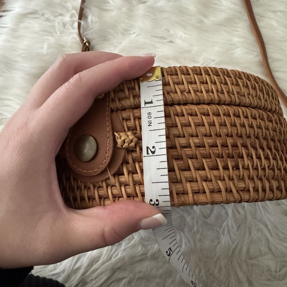 Round Rattan Wicker Woven Purse Crossbody Floral Lined Boho Cottage Core 8x3 Bag - Picture 9 of 11